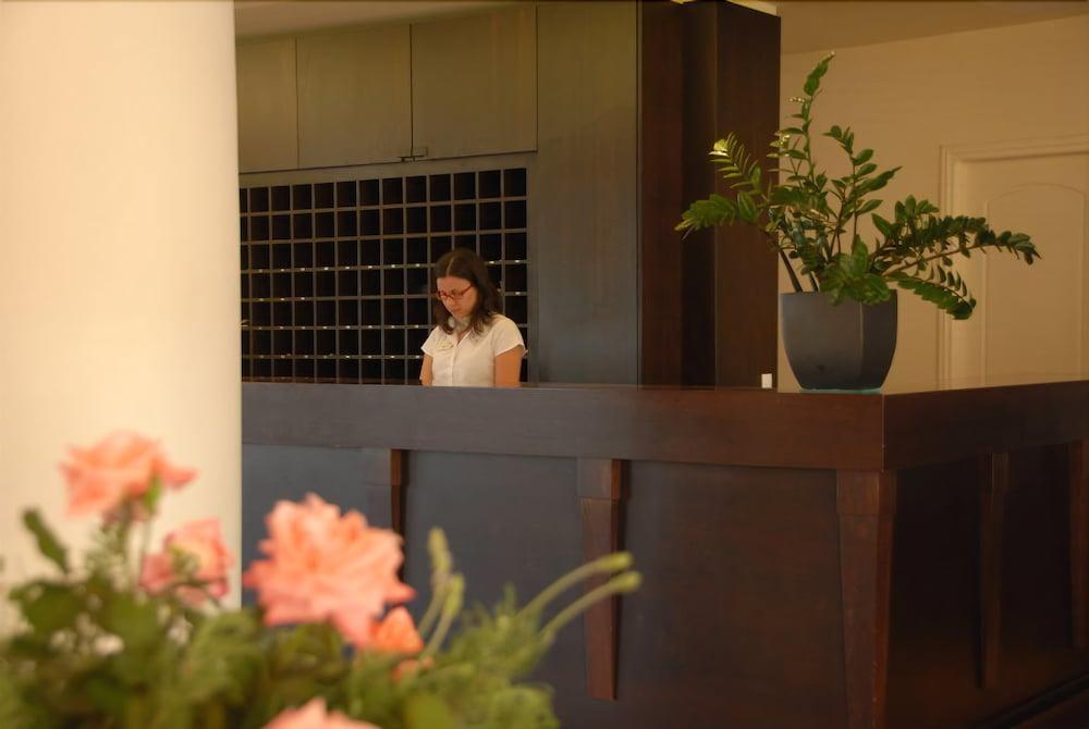 Bitzaro Grande & Hotel 3*